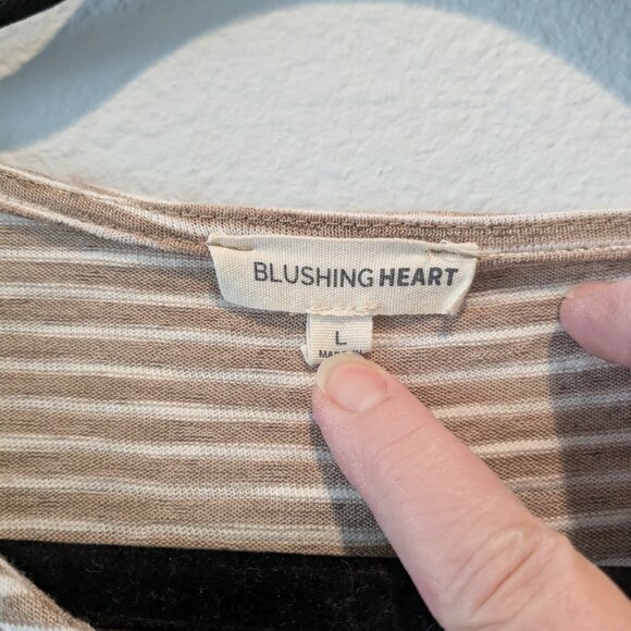 Blushing Heart Tunic Top - Large - Picture 5 of 6